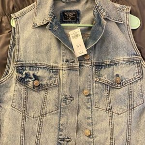 Abercrombie and Fitch ✨ Denim Vest